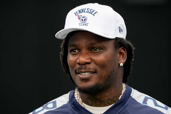 Titans delay Chris Johnson's Ring of Honor ceremony because of his family's travel issues