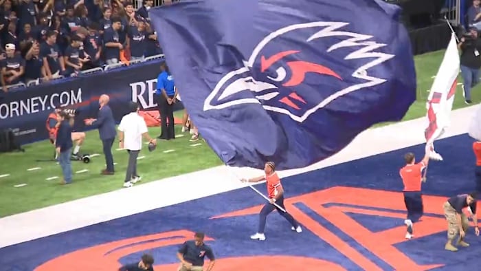 UTSA defeats UTRGV in Vaqueros' first game against FBS school
