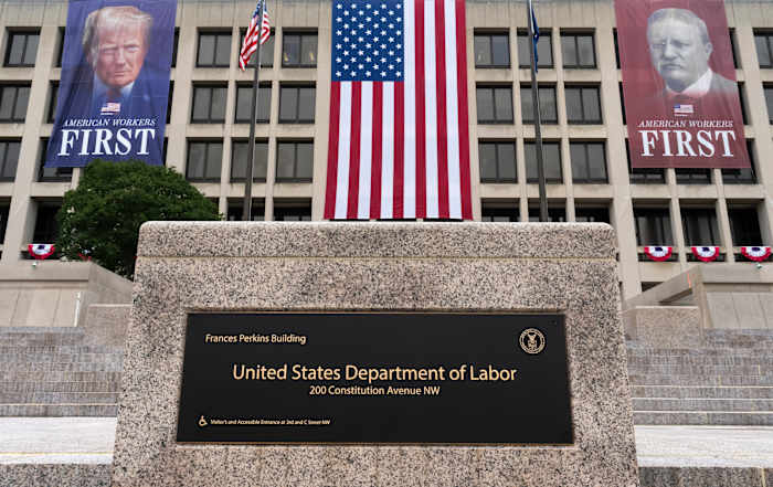 US unemployment claims dip to 206,000 as layoffs continue to remain rare