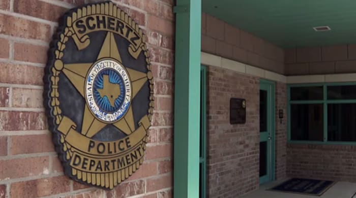 Schertz police looking for man who grabbed child at park