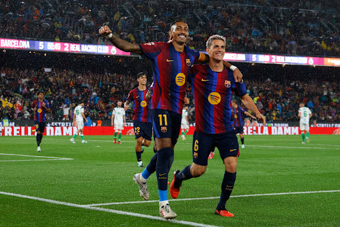 Raphinha hat trick sparks Barcelona's 7-2 rout of Racing in La Liga, Man United upset in League Cup