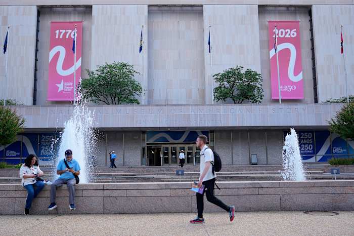 Trump wants the Smithsonian Institution to install George Washington statues and exhibit