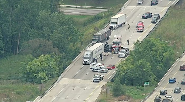 Crash closes NB I-275 at Ann Arbor Road