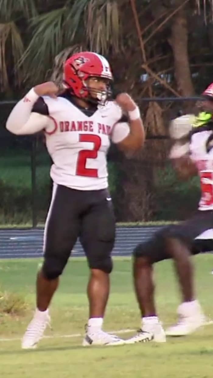 Austeen Mills powers his way into the end zone for the ORANGE PARK TOUCHDOWN! 🏴‍☠️🏈🔥