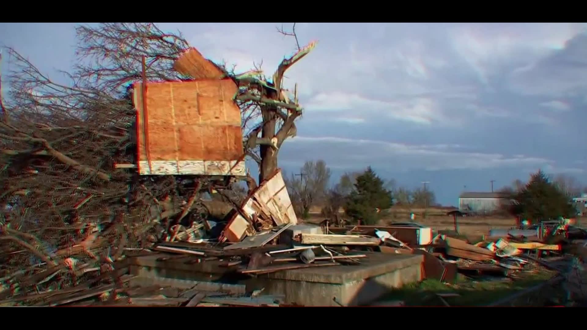 Severe storms rake Texas, Oklahoma; tornado watch in effect