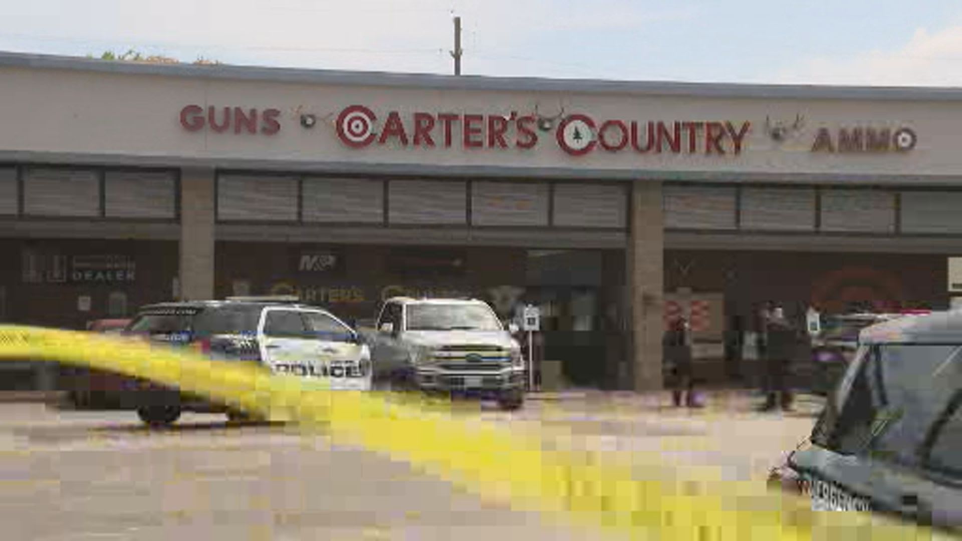 Would-be robber shot and killed by gun shop employee in southwest Houston, police say Would-be robber shot and killed by gun shop employee in southwest Houston, police say