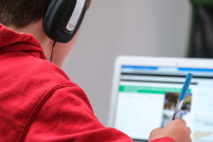 StreamSkill offers you the latest technology training delivered in live webinars or on-demand videos with personalized coaching and live mentorship.