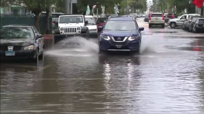 Polémica en Miami Beach sobre elevación de calles para combatir inundaciones Polémica en Miami Beach sobre elevación de calles para combatir inundaciones