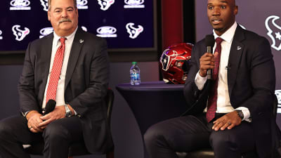 Houston Texans season-ticket holders offered discounts for 2022 and 2023  renewals under new - ABC13 Houston