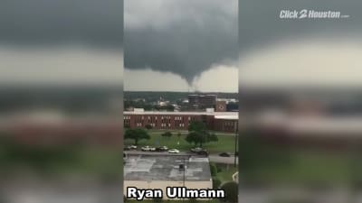 Bryan funnel cloud video by Ryan Ullmann