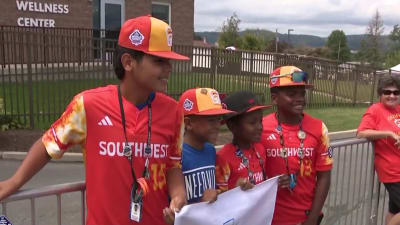 Nationals and Phillies are kids for a day, mingling among Little Leaguers 