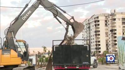 Los esfuerzos de rescate y limpieza continúan en el condado de Lee luego de  la destrucción del huracán Ian