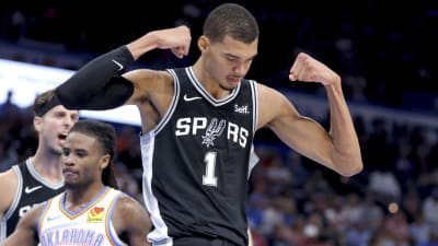 Spurs snap 18-game skid, topple James, Lakers 129-115