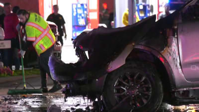 Houston crash: 1 dead, 1 injured after car crashes into tree on S. Dairy  Ashford