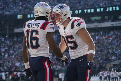 Chandler Jones snags lateral on wild final play as Las Vegas Raiders stun  Patriots 