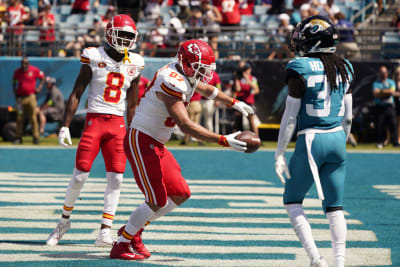 Travis Kelce shoots his shot: How to watch today's Chicago Bears vs. Kansas  City Chiefs game - CBS News