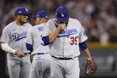 Freddie Freeman hits 1st home run for Dodgers in reunion win over