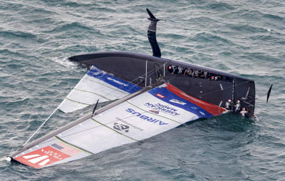 Team New Zealand's mast breaks suddenly - VIDEO