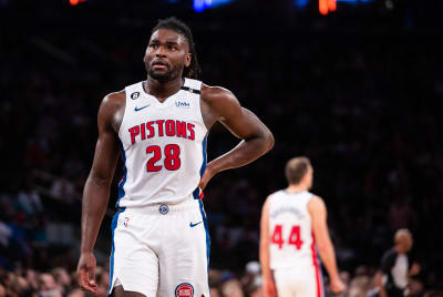 Lakers LeBron James, Pistons forward Isaiah Stewart ejected after  altercation