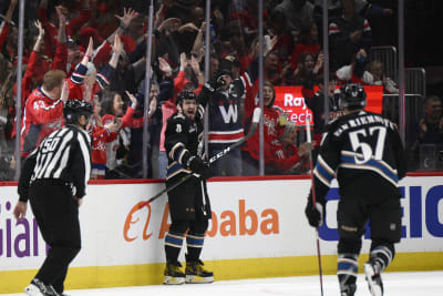 Ovechkin moves into 2nd on NHL goals list, Caps beat Jets