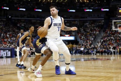 Rare buzzer-beater helps outmanned Nuggets beat Mavs 98-97