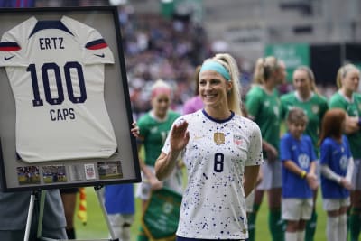 Julie ertz world cup jersey hotsell