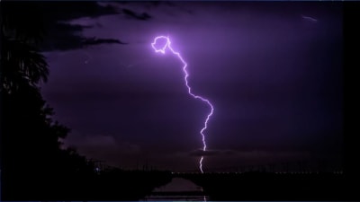Local photographer snaps unique lightning picture on edge of Everglades