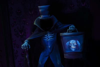 disneyland haunted mansion ghosts