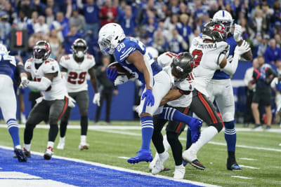 Buccaneers rally over Colts