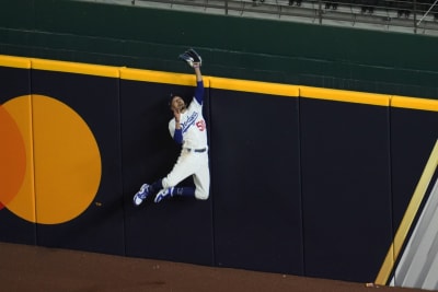 Mookie Betts' speed, bat help Dodgers win first World Series title since  1988