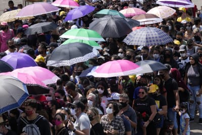 Tens of thousands mourn Brazilian country music singer killed in plane  crash