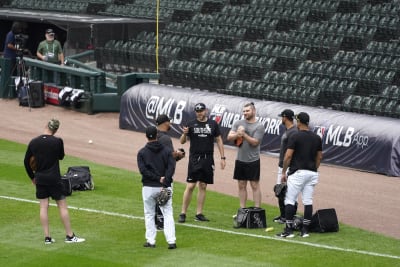 Game 4 of Astros-White Sox ALDS Postponed Because of Forecast