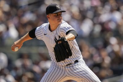 Wagging his finger at the Mariners, Cole stops the Yankees' 4-game