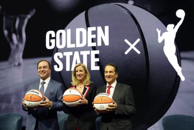 Golden State Warriors 2022 NBA Finals Champions Repeat T-Shirt - Black