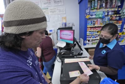 $1.55 billion Mega Millions prize grows as 31 drawings pass