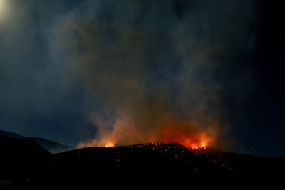 Fire season gets serious: Oak Creek Canyon blaze forces evacuations, Local  News