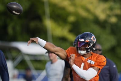 Washington Commanders beat Chicago Bears 12-7 to snap four-game losing  streak, Bears QB Justin Fields injures shoulder in loss, NFL News