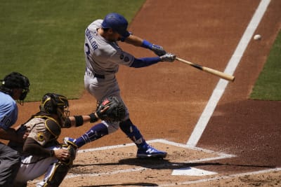 Hosmer Delivers Late For Padres In 5-2 Win Over Dodgers