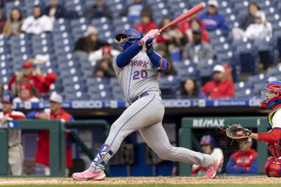 NY Mets' Pete Alonso breaks bat over leg after strikeout vs. Yankees