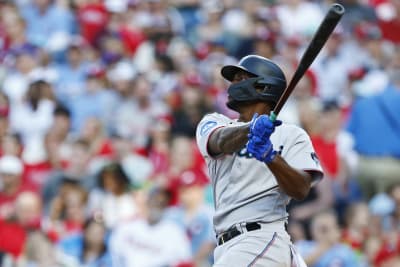 Jorge Soler of the Miami Marlins at bat against the New York Mets in  2023