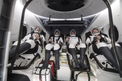 Dragon-riding astronauts join exclusive inner circle at NASA