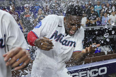 Phillies' Walker shuts down Marlins, becomes MLB's first pitcher with