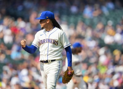 Rodriguez's 17-hit deluge helps put the plucky Mariners back in the AL  playoff race