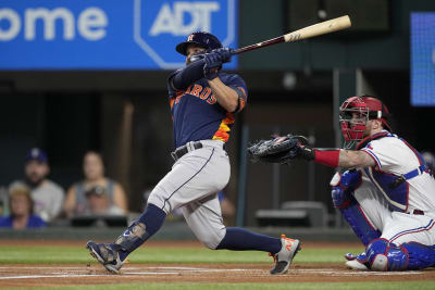 Jose Altuve hits a 2 run homer in the bottom of - so fresh and