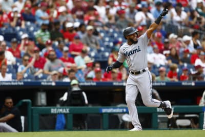 Bryan De La Cruz's two-run homer lifts Marlins past Phillies