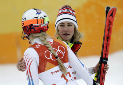 Shiffrin takes World Cup slalom title, must wait for record - Los Angeles  Times