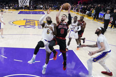 Phoenix Suns hit LA Lakers 140-111 to spoil LeBron James' historic night