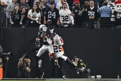 Jones snags lateral on final play, Raiders stun Patriots - The San Diego  Union-Tribune