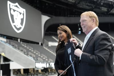 Raiders owner Mark Davis voices commitment to Las Vegas