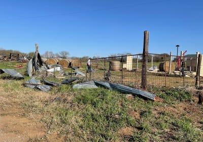 1 killed, 10 injured after tornado hits North Texas